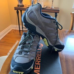 Merrel Moab 2 hiker shoe